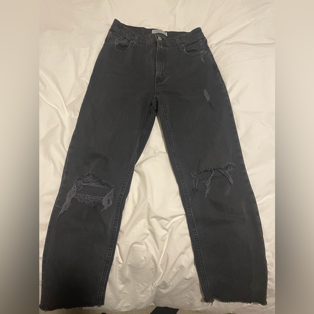 Abercrombie Ultra High Rise 90s Straight Jean.